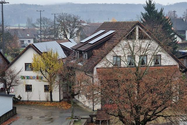 Neue Fenster fr Feuerwehr und Kindergarten in Schallbach