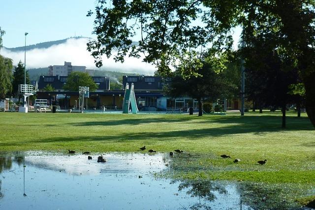 Schichtenwasser und Naturbad: Sicht der Stadt "ist nachdrcklich zu hinterfragen", sagt Werner Strk