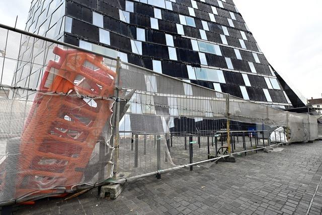Fassade der Unibibliothek in Freiburg wird frhestens 2026 fertig