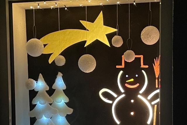In Wiechs leuchtet die Tradition der Adventsfenster neu auf