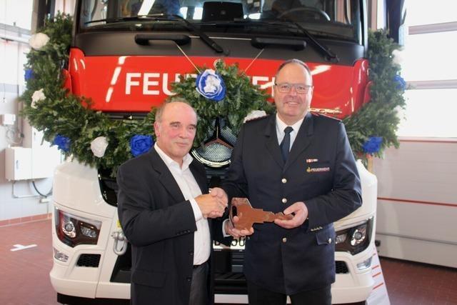 Btzinger Feuerwehr erhlt ein neues Wechselladerfahrzeug