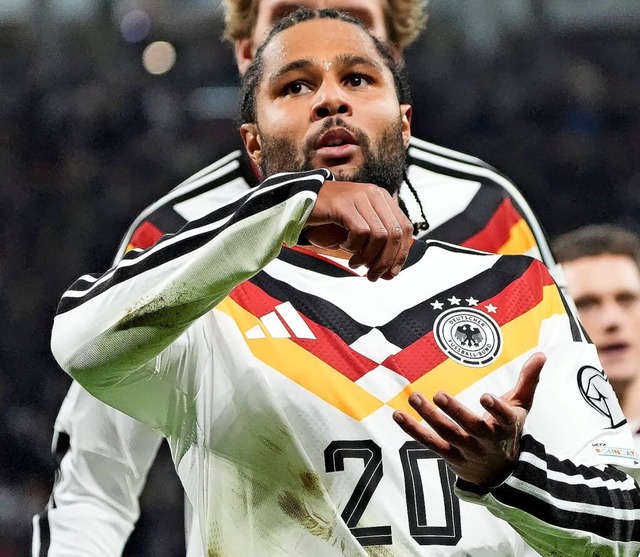 Es wird angerichtet: Serge Gnabry beju...en Treffer zum zwischenzeitlichen 2:0. | Foto: IMAGO/Marc Schueler Es wird angerichtet: Serge Gnabry beju...en Treffer zum zwischenzeitlichen 2:0. | Foto: IMAGO/Marc Schueler