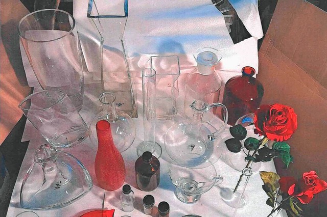 Eine Auswahl der mundgeblasenen Vasen ...rger Katharinenstrae verkauft werden.  | Foto: Kummer Laborgerte