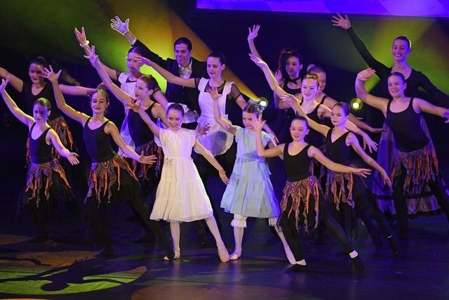 Magische Momente im Parktheater Lahr: Meineke Dance Akademie begeistert mit "Mary Poppins"
