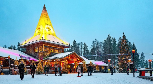 Hier wohnt der Weihnachtsmann: Das finnische Rovaniemi ist sehr schneesicher.  | Foto: IMAGO/Giuseppe Masci