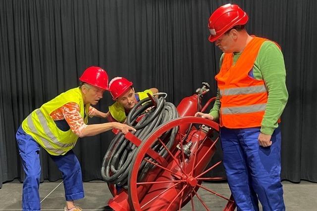 Frau Ox bringt Karl Valentin ins Lrracher Nelli Nashorn
