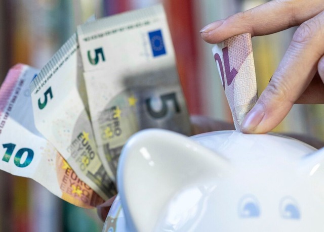 Der Erls eines Konzert in Freiburg ge...ngsprogramm &#8222;Griffbereit&#8220;.  | Foto: Hendrik Schmidt (dpa)