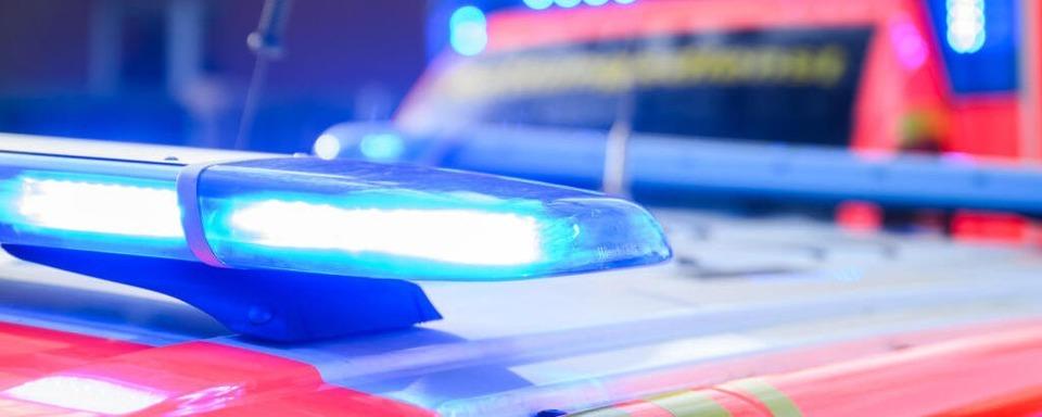 Ein Autofahrer bersieht in Lrrach einen Motorrollerfahrer und verletzt ihn schwer