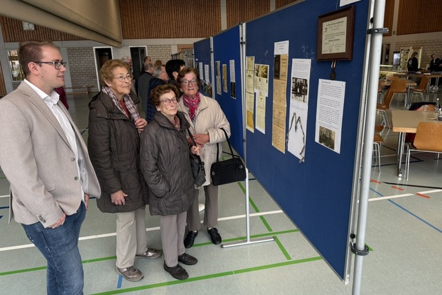 Die 96-jhrige Elsa Pfeifer (vorne) er...hrend und nach dem Zweiten Weltkrieg.  | Foto: Rudi Rest