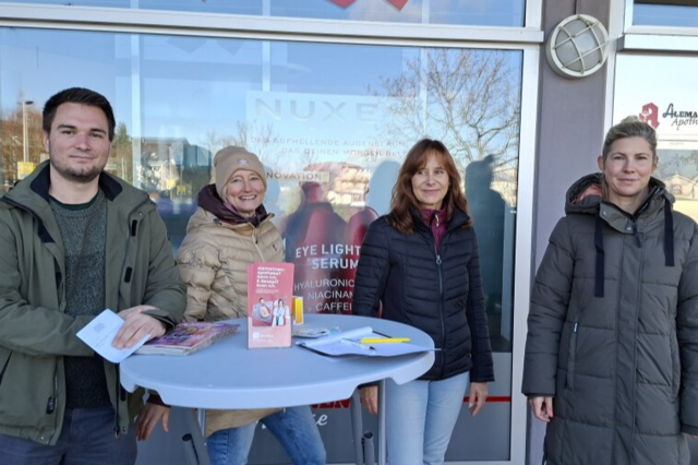 Nach dem Brand behilft sich die Alemannen-Apotheke in Gundelfingen analog