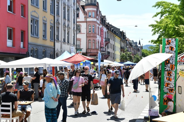 Viel los war beim ersten Eschholzstraenfest 2025  | Foto: Rita Eggstein 