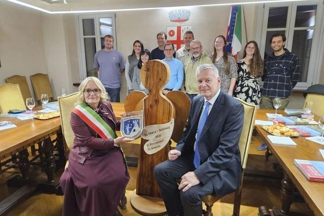 Ein Schub fr die Partnerschaft: Sulzburger Rte besuchen La Morra