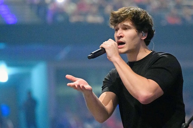Wincent Weiss kommt nach Villingen-Schwenningen.  | Foto: Julian Stratenschulte (dpa)