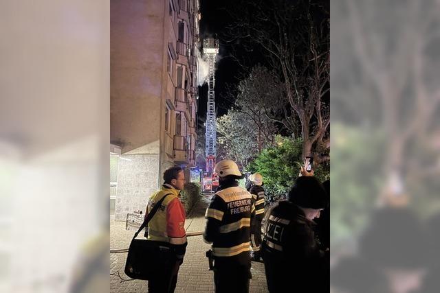 Freiburger Feuerwehr befreit Papagei aus brennender Wohnung an Merzhauser Strae