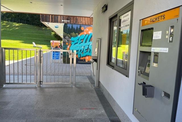 Wegen Fluchtweg muss frs Zeller Freibad ein neues Tor bestellt werden