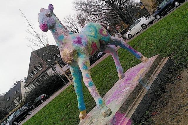 Das Freiburger Holbeinpferd feiert jetzt schon Fasnet