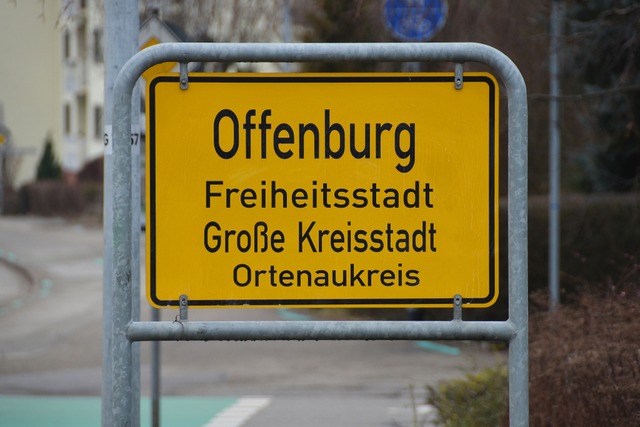 So htten es Stadtverwaltung und Gemei...szahl &#8222;1847&#8220; hinzuzufgen.  | Foto: Helmut Seller/ Montage Stefanie Keim