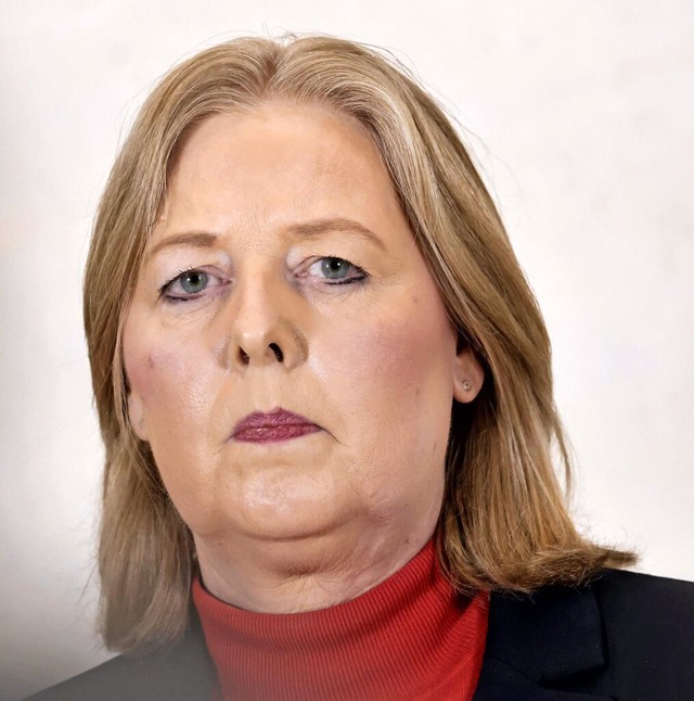 „Mir gefällt das nicht“: B...ringt das neue Gesetz widerwillig ein. | Foto: IMAGO/Metodi Popow „Mir gefällt das nicht“: B...ringt das neue Gesetz widerwillig ein. | Foto: IMAGO/Metodi Popow