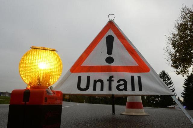 Auto berschlgt sich bei Titisee-Neustadt - B31 war gesperrt