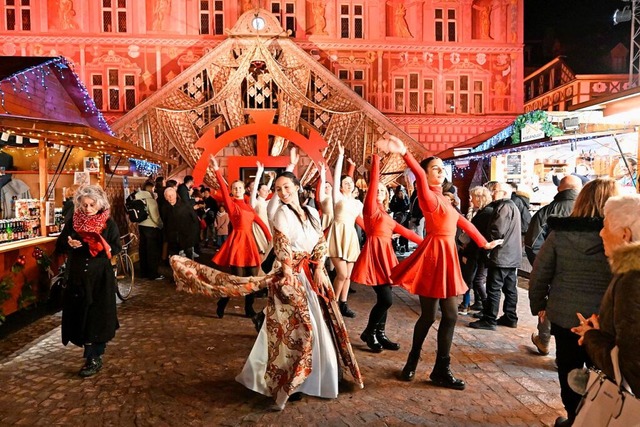 In den fnf Wochen vor Weihnachten ist...rungen mitten auf dem Weihnachtsmarkt.  | Foto: Stadt Mulhouse