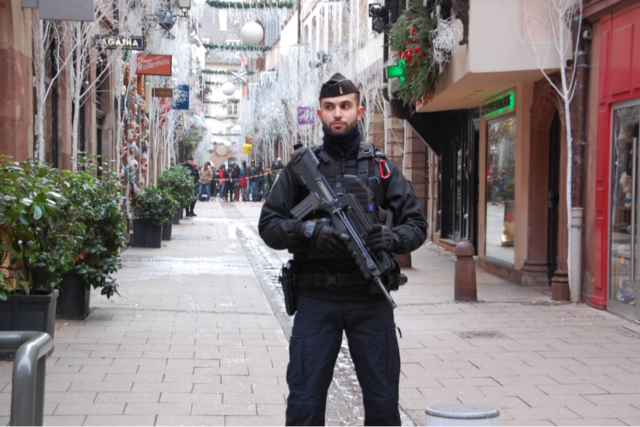Wie in Straburg der Weihnachtsmarkt gesichert wird