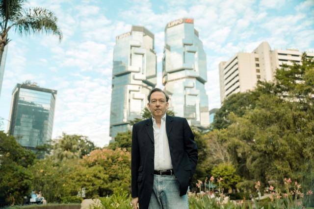 Der frhere Seelbacher  Peter Pfatteicher lebt  seit 14 Jahren im Trubel der Metropole Hongkong