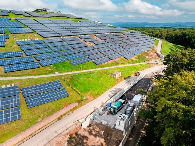 Vorzeigeprojekt am Eichelbuck: grner Sonnenstrom fr grnen Wasserstoff  | Foto: Badenova/Jonas Conklin