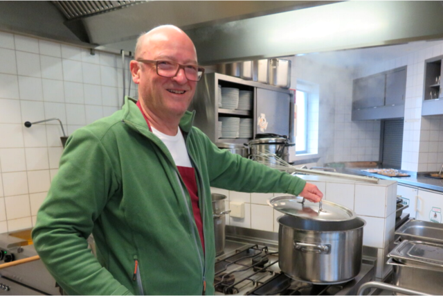 Quartierscaf in Lrrach-Stetten: Ex-Wilder-Mann-Wirt Hansi Gerber steht gerne wieder am Herd