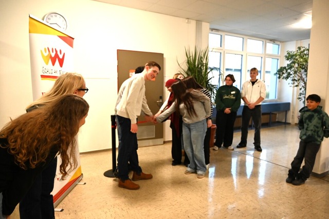 Bei der Erffnung des Schulcafs  | Foto: Schule am Brgle
