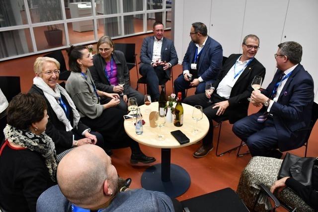In Grenzach-Wyhlen tauschen sich Vertreter von Unternehmen ber den Standort aus