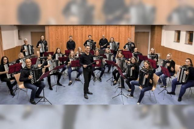 Akkordeonorchester Mnstertal bietet abwechslungsreichen Konzertabend in der Belchenhalle