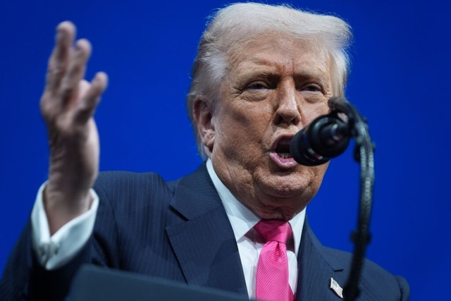 Trump:  &#8222;AUFSTNDISCHES VERHALTEN, mit dem TODE bestrafbar!&#8220;  | Foto: Evan Vucci (dpa)