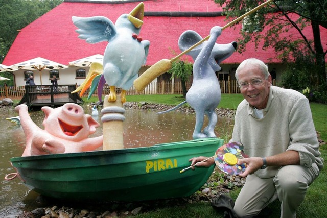 Der Kinderbuch-Autor und Illustrator H...iele Figuren wie den Drachen Tabaluga.  | Foto: Peter Steffen (dpa)