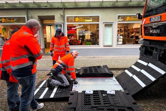 Zufahrtssperren schtzen den Emmendinger Weihnachtsmarkt