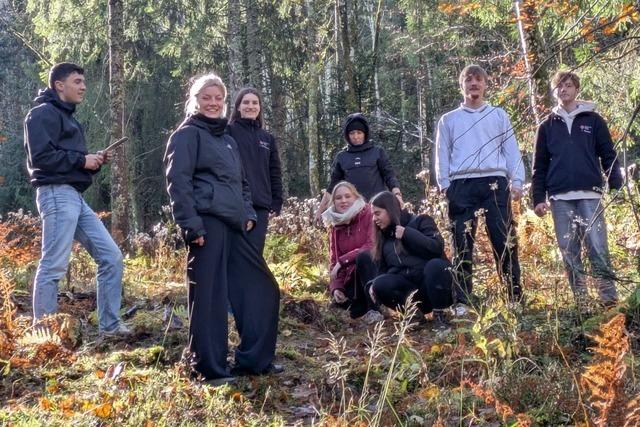 Was eine Kugelbahn mit Notfallsanittern zu tun hat, lernen Auszubildende krzlich in Aitern