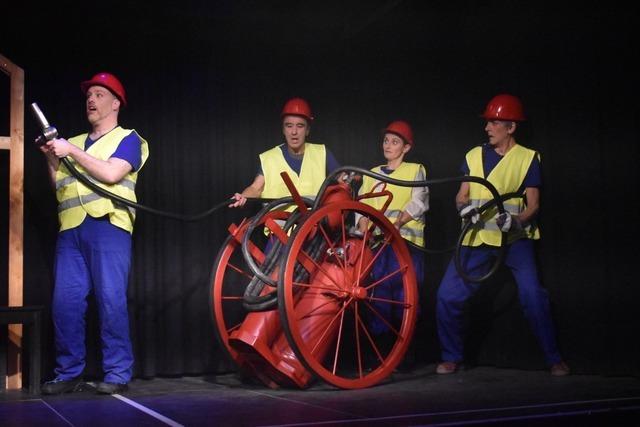 Zehn Jahre Theatergruppe Frau Ox feiern mit lustigem Karl Valentin Stck