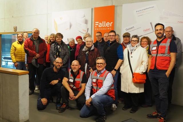 Im Binzener Werk von Faller Packaging staunen BZ-Leser ber die kleinen und leichten Beipackzettel