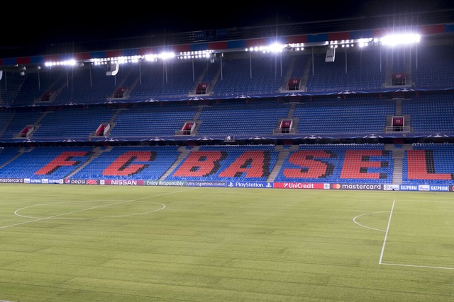 Die Polizei kann Sektoren im Basler St. Jakob-Park fr die Fans sperren.  | Foto: Georgios Kefalas (dpa)