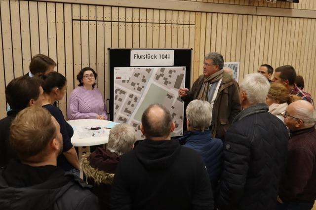 Einwohner von Hausen uern bei der Vorstellung des Bebauungsplans "Gern-Dellen V" viele Sorgen