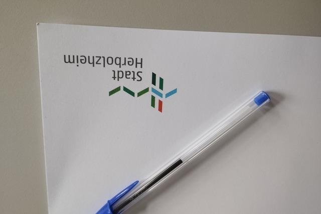 In Herbolzheim gibt es statt einem Haushaltsentwurf ein "Weies Blatt Papier"