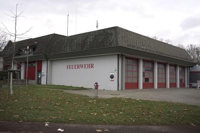 Ehrenkirchen will undichtes Dach der Feuerwehrfahrzeughalle umfassend sanieren