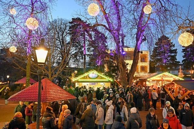Der Weihnachtsmarkt bringt die Freiburger Innenstadt zum Strahlen