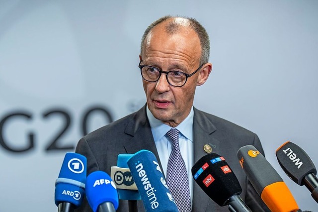 Bundeskanzler Friedrich Merz hofft, da... nun rasch zu einer Feuerpause fhren.  | Foto: Michael Kappeler (dpa)