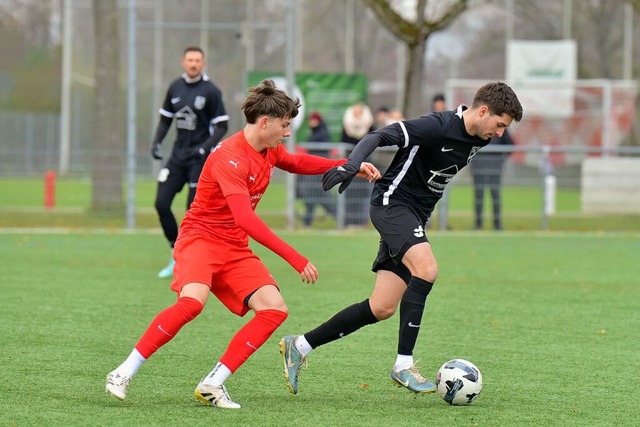Der Freiburger FC II, hier mit Iven Ho...ere der zwei SG-Spieler dieses Namens.  | Foto: Daniel Thoma