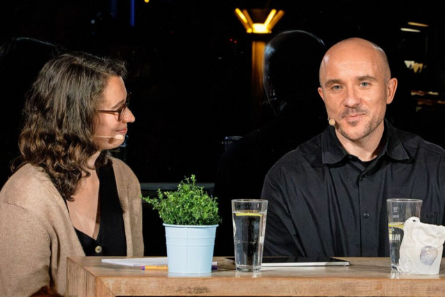 Fotos: Neuer Theaterintendant Felix Rothenhusler stellt sich im BZ-Podcast vor