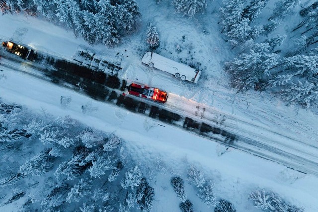 Eine Gruppe deutscher Erasmus-Studente...eren Verkehrsunfall verwickelt worden.  | Foto: Erik Abel (dpa)