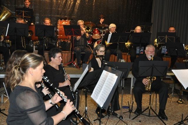 Eine musikalische Reise in die Tiefsee und auf eine Vulkaninsel beim Jahreskonzert der Bergmannskapelle Buggingen