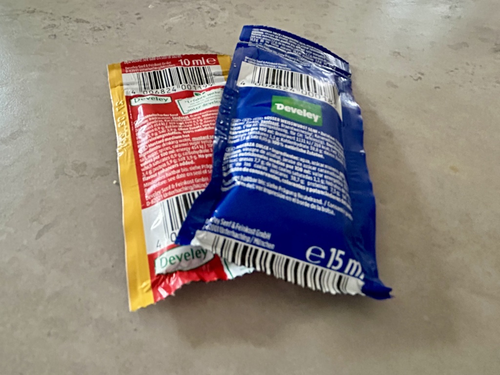 Keine Verpackungssteuer: Portionsbeutel Ketchup, Mayonnaise oder Senf bis zu einer Fllmenge von 25 Gramm bzw. 25 Milliliter.
