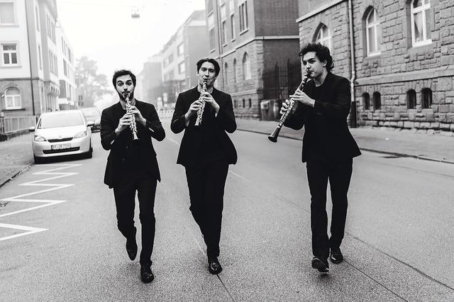 Bernd Ruf, die Philharmonie Baden-Baden und das Trio Clari Noir geben ein Crossover-Konzert im Lahrer Parktheater