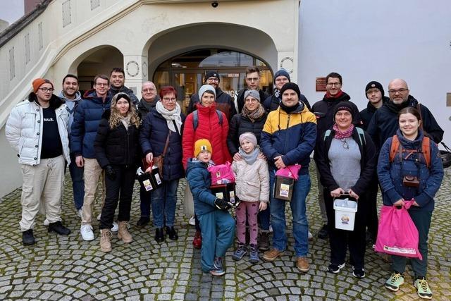 Erinnerung an NS-Opfer: Brgerinnen und Brger  putzen 120 Stolpersteine